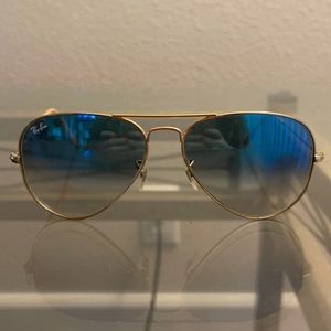 Ray-Ban Aviator gradient sun glasses